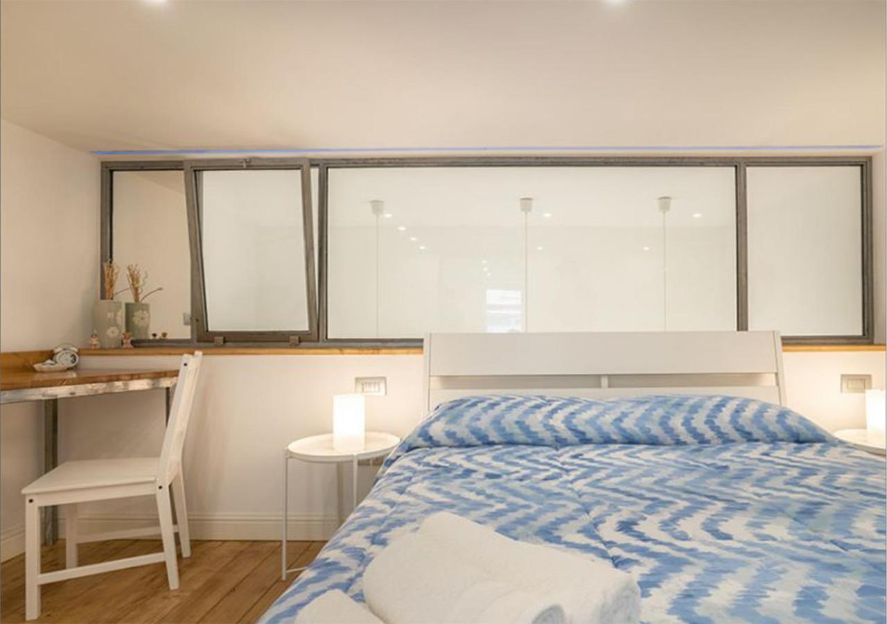 Rooftop Guesthouse เนเปิลส์ ภายนอก รูปภาพ